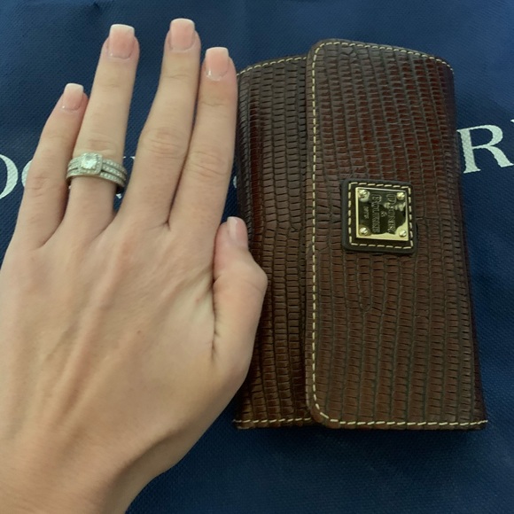 Dooney & Bourke leather continental clutch wallet - Picture 4 of 8